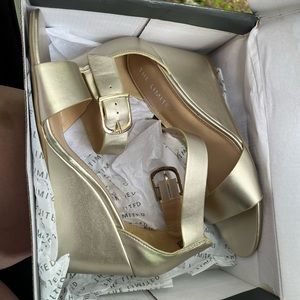 Gold Wedges